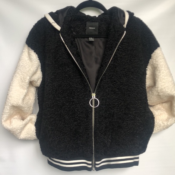 Forever 21 Teddy Jacket with Beautiful Zip Pull Size M